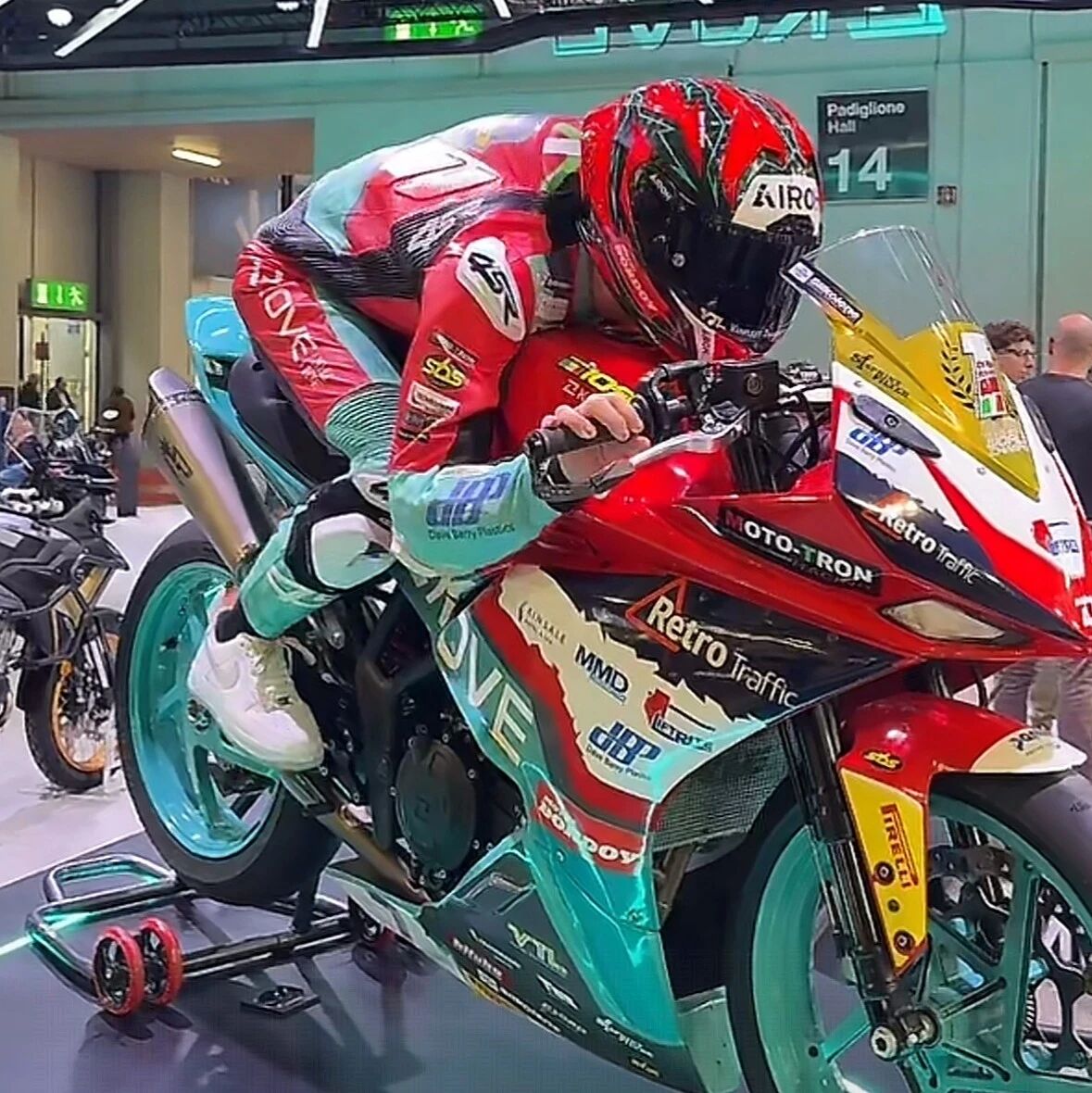 更“自信”的凯越亮相车展，你的车真有冠军基因