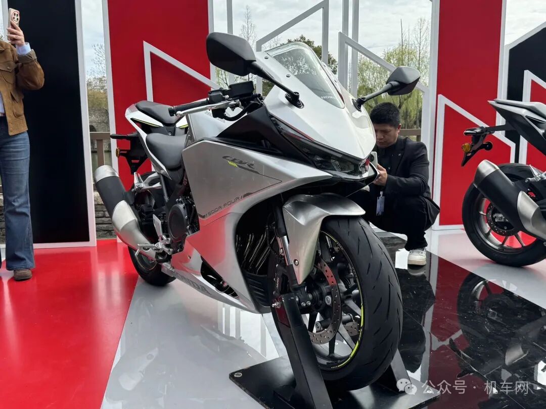 42980元！本田CB500SF正式发售，NX500 31480元必卖爆，佛沙350增配不加价