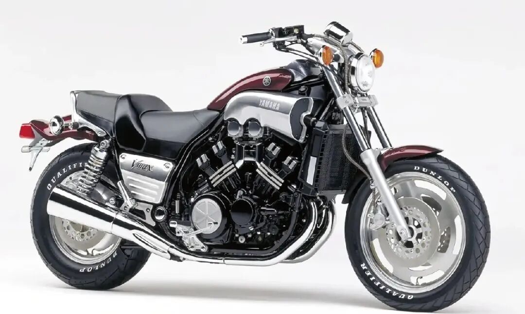 雅马哈VMAX1200直线大魔王，22岁的日式肌肉...